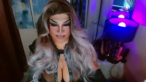 Snapshot of your1truequeen chatting on 05/11/26, 04:48 QUEEN MADISON online show from 05/11/26, 04:48