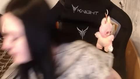 your_8a8y online show from 11/10/25, 08:46