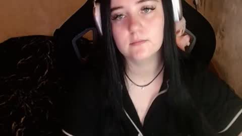 Snapshot of your_8a8y chatting on 01/13/26, 04:18 your_8a8y online show from 01/13/26, 04:18