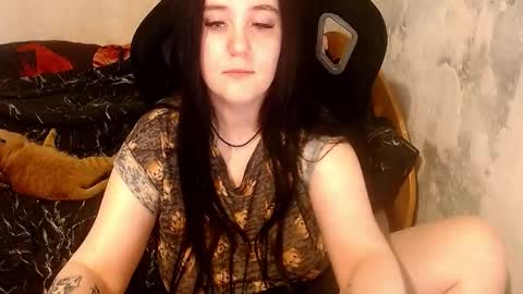 Snapshot of your_8a8y chatting on 03/06/26, 01:24 your_8a8y online show from 03/06/26, 01:24