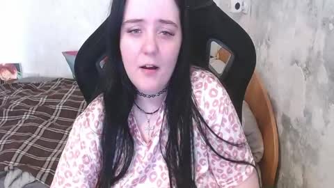 your_8a8y online show from 06/06/26, 05:23