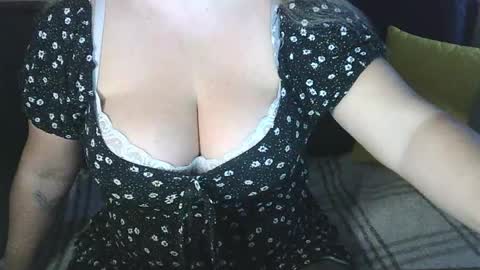 Maria Love online show from 12/15/25, 01:32