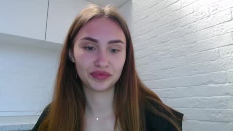 Snapshot of your_ameliaa chatting on 04/17/26, 04:10 Amelia online show from 04/17/26, 04:10