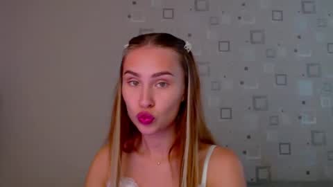 Snapshot of your_ameliaa chatting on 06/25/26, 03:27 Amelia online show from 06/25/26, 03:27