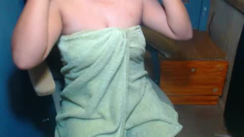 Snapshot of your_bootybabe chatting on 10/19/25, 03:40 your_bootybabe online show from 10/19/25, 03:40