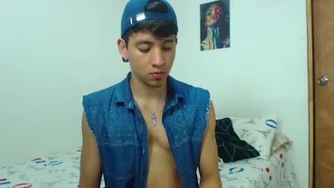 Snapshot of your_boy_hot chatting on 05/18/26, 01:24 your boy online show from 05/18/26, 01:24