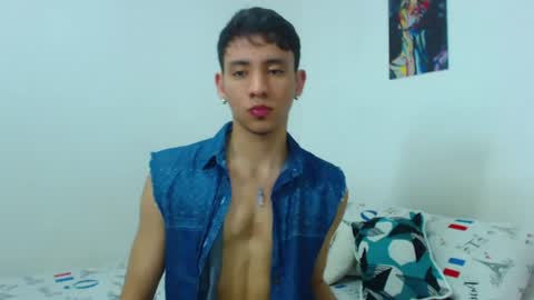 Snapshot of your_boy_hot chatting on 07/22/26, 09:23 your boy online show from 07/22/26, 09:23