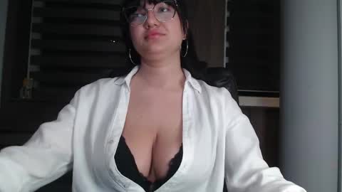 Snapshot of your_bustygirl chatting on 03/29/26, 10:21 your_bustygirl online show from 03/29/26, 10:21