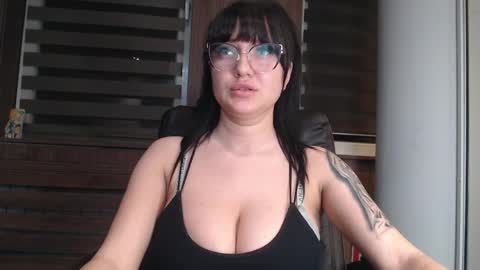 Snapshot of your_bustygirl chatting on 04/04/26, 11:46 your_bustygirl online show from 04/04/26, 11:46
