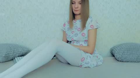 Snapshot of your_caramelka chatting on 01/13/25, 09:08 Lily online show from 01/13/25, 09:08