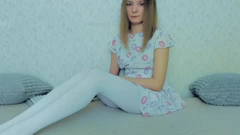 Snapshot of your_caramelka chatting on 01/14/25, 10:48 Lily online show from 01/14/25, 10:48