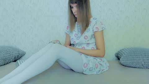 Snapshot of your_caramelka chatting on 01/25/25, 11:23 Lily online show from 01/25/25, 11:23