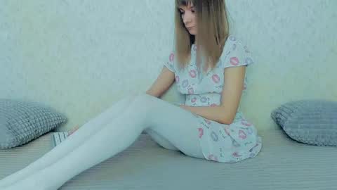 Snapshot of your_caramelka chatting on 02/20/25, 06:06 Lily online show from 02/20/25, 06:06