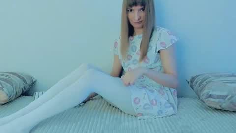 Snapshot of your_caramelka chatting on 09/09/25, 03:28 Lily online show from 09/09/25, 03:28