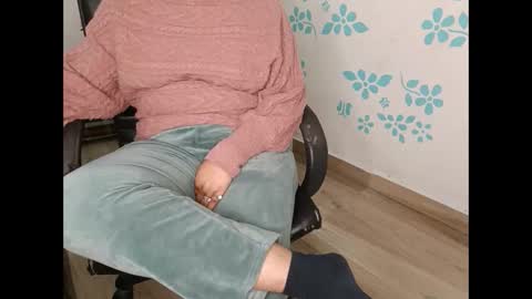 Snapshot of your_charming_baby chatting on 12/30/24, 06:31 your_charming_baby online show from 12/30/24, 06:31