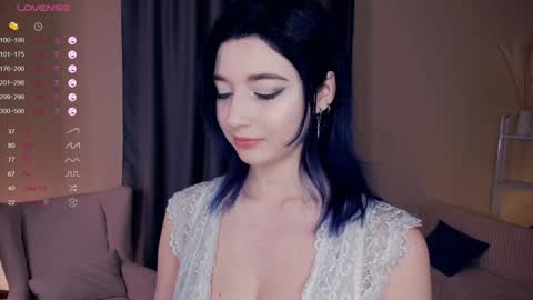 Snapshot of your_desssert chatting on 02/05/25, 06:35 Lina online show from 02/05/25, 06:35