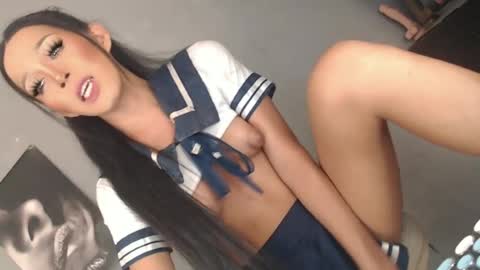 LARA online show from 06/18/26, 01:48