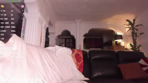 Snapshot of your_dreaamgirlx chatting on 07/05/26, 09:22 Isabella online show from 07/05/26, 09:22