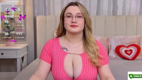 Snapshot of your_dream_nancy chatting on 11/19/25, 01:11 Nancy online show from 11/19/25, 01:11