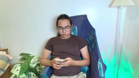 Snapshot of your_dreamgirlxxx69 chatting on 05/03/26, 04:51 your_dreamgirlxxx69 online show from 05/03/26, 04:51
