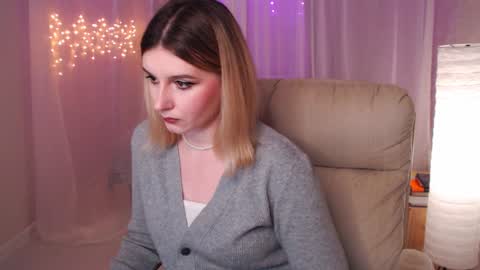 Snapshot of your_freya chatting on 12/25/24, 03:17 Freya online show from 12/25/24, 03:17