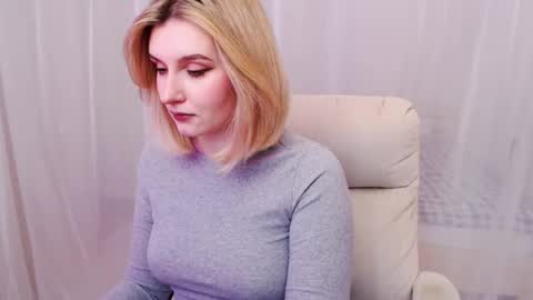 Snapshot of your_freya chatting on 02/22/25, 09:56 Freya online show from 02/22/25, 09:56