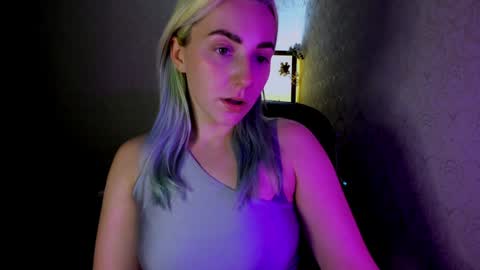 Snapshot of your_godesses chatting on 12/19/24, 03:52 Cora online show from 12/19/24, 03:52