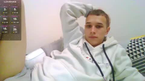 Snapshot of your_honeyy chatting on 11/13/25, 10:14 Mark online show from 11/13/25, 10:14