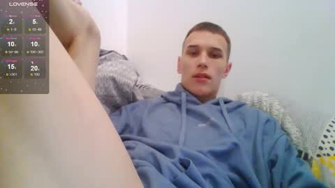 Snapshot of your_honeyy chatting on 11/14/25, 10:47 Mark online show from 11/14/25, 10:47