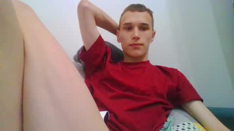 Snapshot of your_honeyy chatting on 11/16/25, 10:10 Mark online show from 11/16/25, 10:10