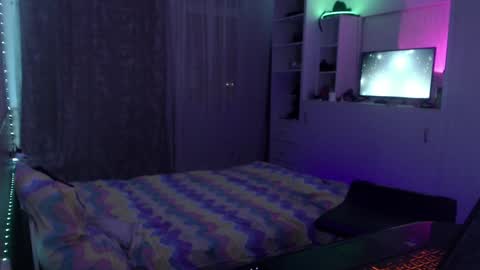 Snapshot of your_horny_friends chatting on 12/22/24, 04:17 Your Horny Friends online show from 12/22/24, 04:17