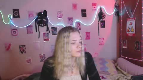 Snapshot of your_horny_friends chatting on 09/09/25, 08:47 Your Horny Friends online show from 09/09/25, 08:47