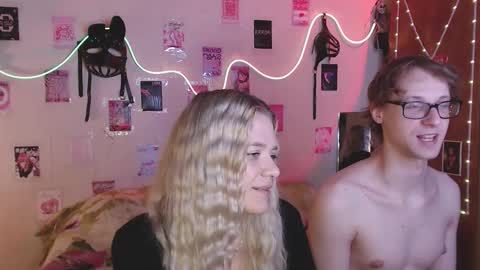 Snapshot of your_horny_friends chatting on 09/16/25, 01:12 Your Horny Friends online show from 09/16/25, 01:12