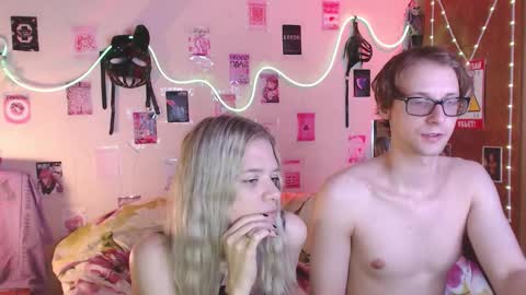 Snapshot of your_horny_friends chatting on 09/17/25, 02:30 Your Horny Friends online show from 09/17/25, 02:30