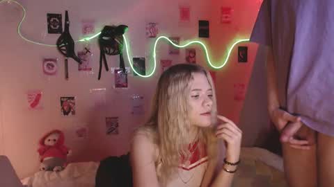 Snapshot of your_horny_friends chatting on 10/28/25, 05:26 Your Horny Friends online show from 10/28/25, 05:26