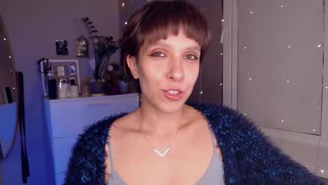 Alex and Kris long hair online show from 09/28/25, 09:09