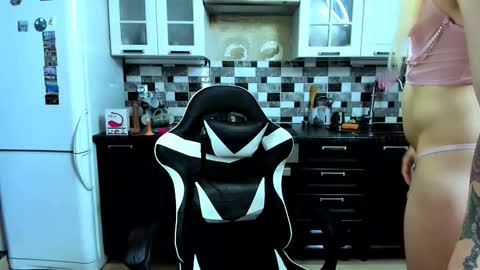 Snapshot of your_hotcutie chatting on 11/11/25, 01:22 Jane online show from 11/11/25, 01:22