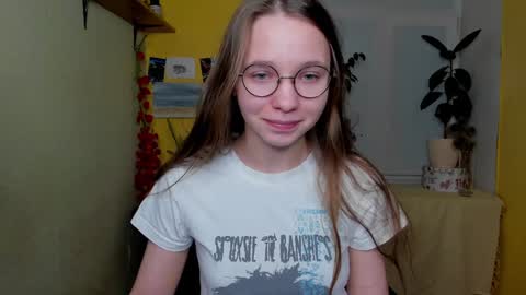 Snapshot of your_leslie chatting on 01/13/25, 04:41 Leslie online show from 01/13/25, 04:41