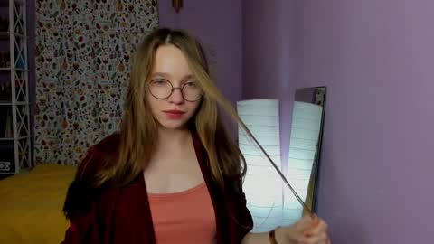 Snapshot of your_leslie chatting on 01/23/25, 01:13 Leslie online show from 01/23/25, 01:13