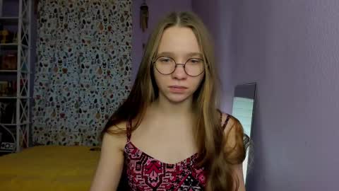 Snapshot of your_leslie chatting on 03/01/25, 03:27 Leslie online show from 03/01/25, 03:27