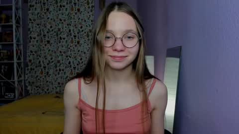 Snapshot of your_leslie chatting on 03/06/25, 11:31 Leslie online show from 03/06/25, 11:31