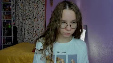 Snapshot of your_leslie chatting on 10/08/25, 07:11 Leslie online show from 10/08/25, 07:11