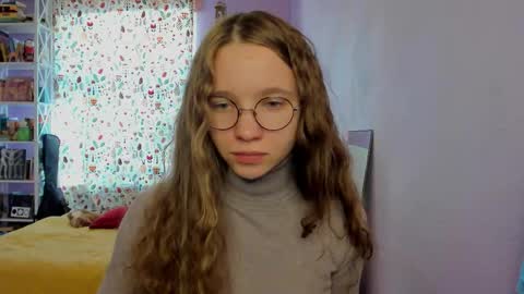 Snapshot of your_leslie chatting on 10/11/25, 12:15 Leslie online show from 10/11/25, 12:15