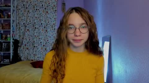 Snapshot of your_leslie chatting on 11/21/25, 01:32 Leslie online show from 11/21/25, 01:32