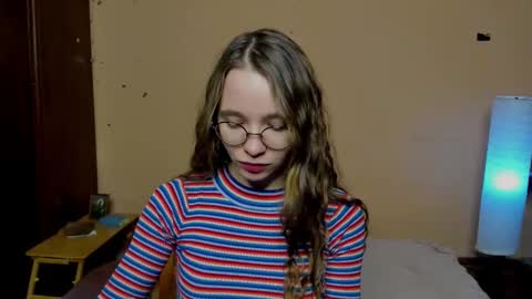 Snapshot of your_leslie chatting on 03/08/26, 05:39 Leslie online show from 03/08/26, 05:39