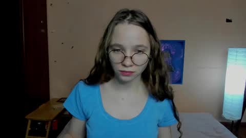 Snapshot of your_leslie chatting on 03/24/26, 09:09 Leslie online show from 03/24/26, 09:09