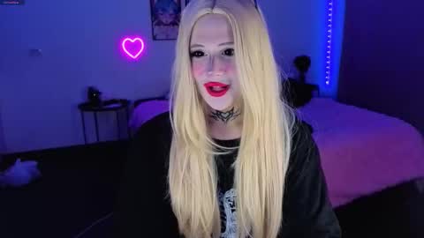 Snapshot of your_little_eva chatting on 10/02/25, 07:10 Eva online show from 10/02/25, 07:10