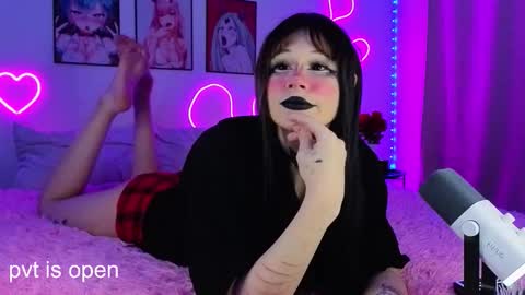 Snapshot of your_little_eva chatting on 10/30/25, 11:27 Eva online show from 10/30/25, 11:27