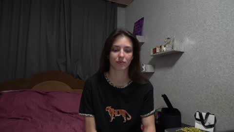 Snapshot of your_little_flexible_girl chatting on 01/25/25, 09:35 Meri online show from 01/25/25, 09:35