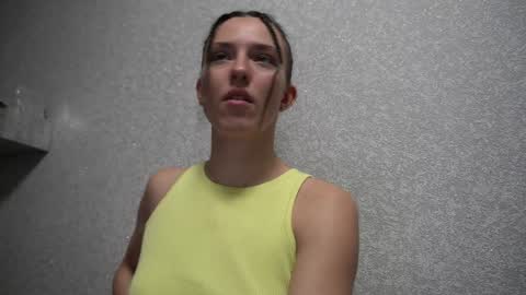 Snapshot of your_little_flexible_girl chatting on 02/05/25, 09:29 Meri online show from 02/05/25, 09:29